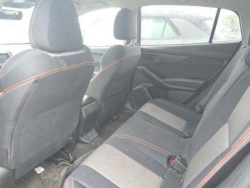 Used 2018 Subaru Crosstrek 2.0i Premium AWD/4WD image 11