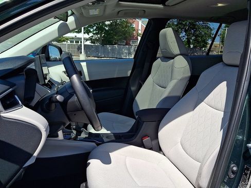 Used 2023 Toyota Corolla Cross LE w/ Moonroof Package AWD/4WD image 14