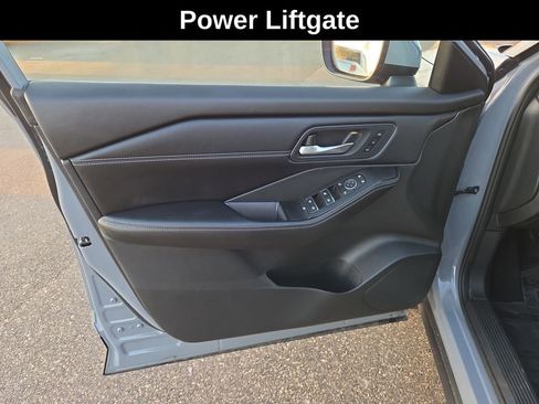 Used 2025 Nissan Rogue SL w/ SL Premium Package image 13