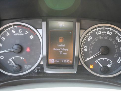 Used 2019 Toyota Tacoma SR5 image 23