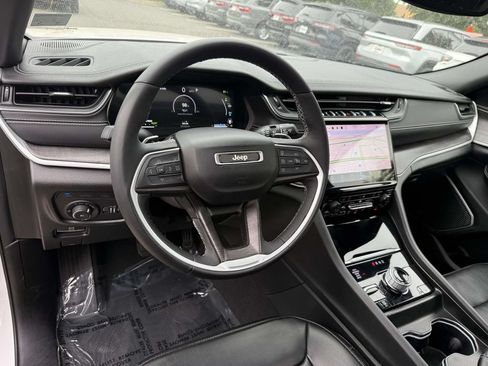 Used 2024 Jeep Grand Cherokee Limited 4xe AWD/4WD image 2