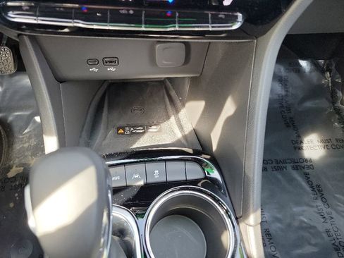 Used 2025 Buick Encore GX Avenir w/ Avenir Technology Package AWD/4WD image 24