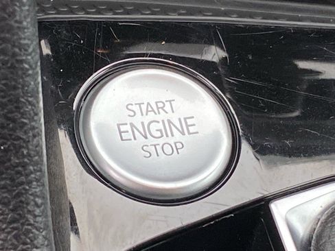 Certified 2024 Volkswagen Taos SE image 19