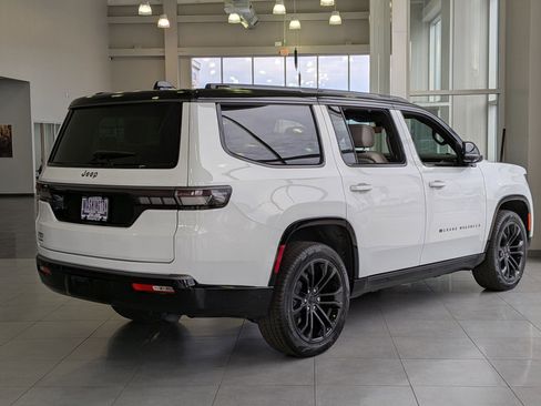 New 2026 Jeep Grand Wagoneer Summit w/ Premium Group III image 5