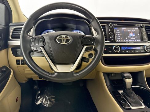 Used 2016 Toyota Highlander Limited image 36