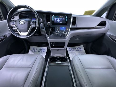 Used 2015 Toyota Sienna AWD image 17