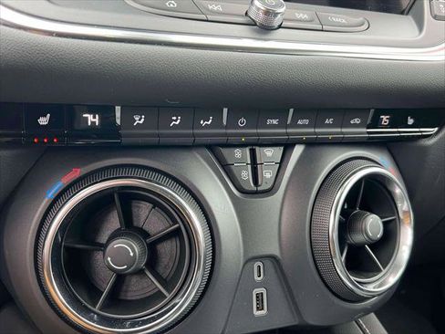 Used 2023 Chevrolet Blazer LT w/ LPO, Black Grille Bar Package image 29