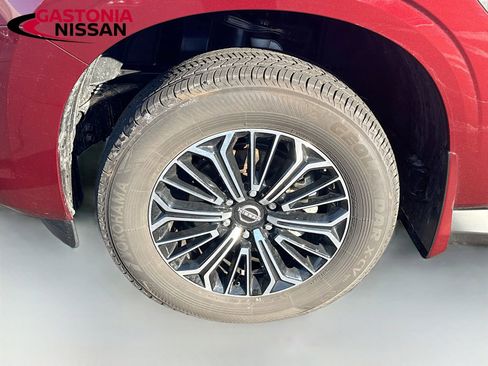 Used 2025 Nissan Armada Platinum w/ Convenience Package image 40