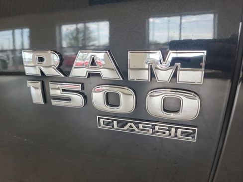 Used 2019 RAM 1500 Classic SLT AWD/4WD image 7