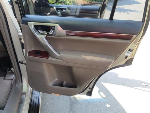 Used 2011 Lexus GX 460 image 51