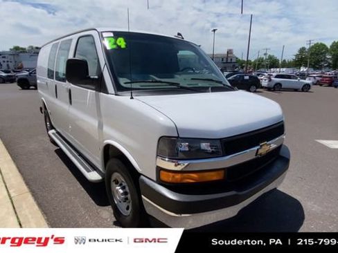 Used 2024 Chevrolet Express 2500 w/ Driver Convenience Package RWD image 2