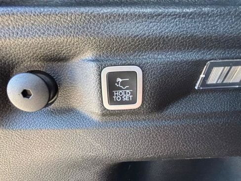 Used 2023 Jeep Grand Cherokee L Laredo AWD/4WD image 35