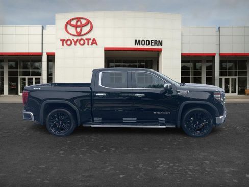 Used 2023 GMC Sierra 1500 SLT w/ SLT Premium Package AWD/4WD image 4
