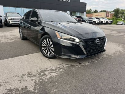 Used 2023 Nissan Altima 2.5 SV