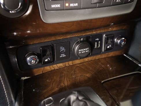 Used 2018 INFINITI QX80 4WD w/ Deluxe Technology Package image 8