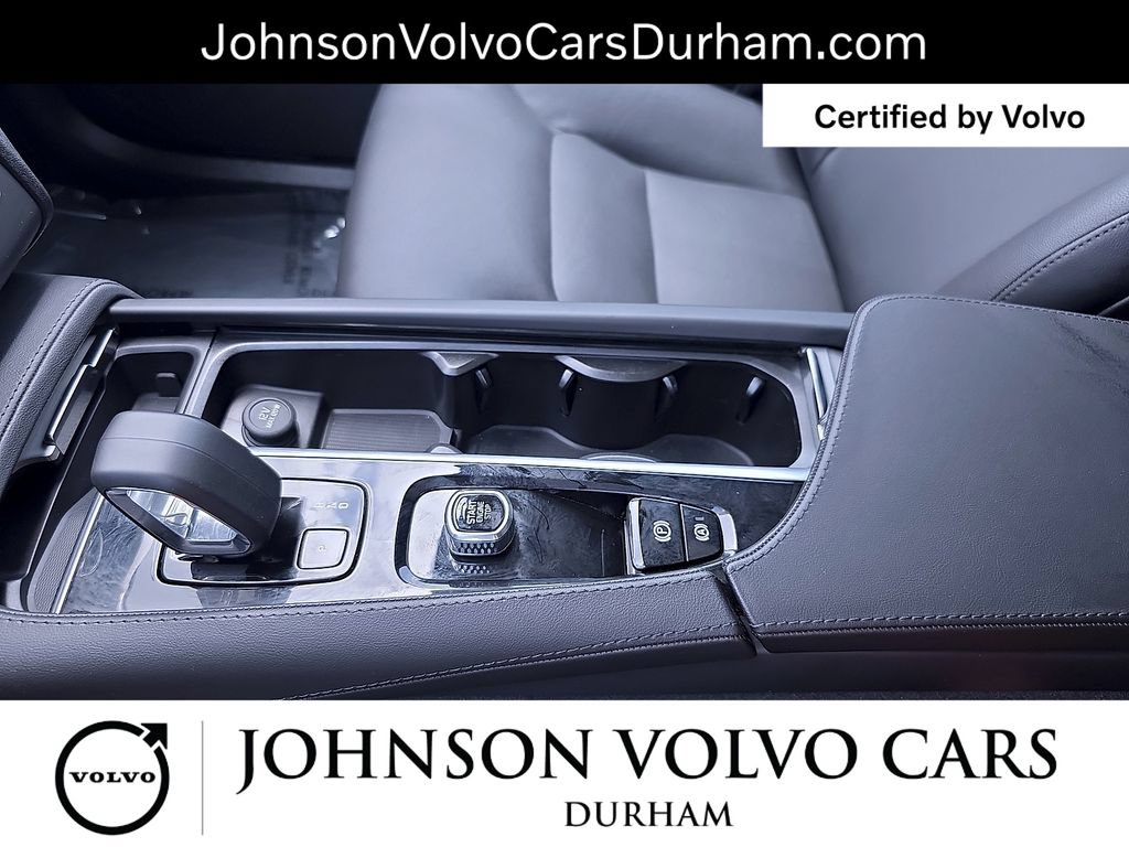 Used 2025 Volvo XC90 B5 Core AWD/4WD image 36