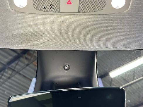 Used 2023 Tesla Model Y Performance image 37