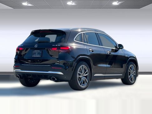 New 2026 Mercedes-Benz GLA 35 AMG 4MATIC image 8
