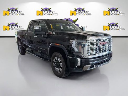 Used 2025 GMC Sierra 2500 Denali w/ Denali Reserve Package AWD/4WD image 3