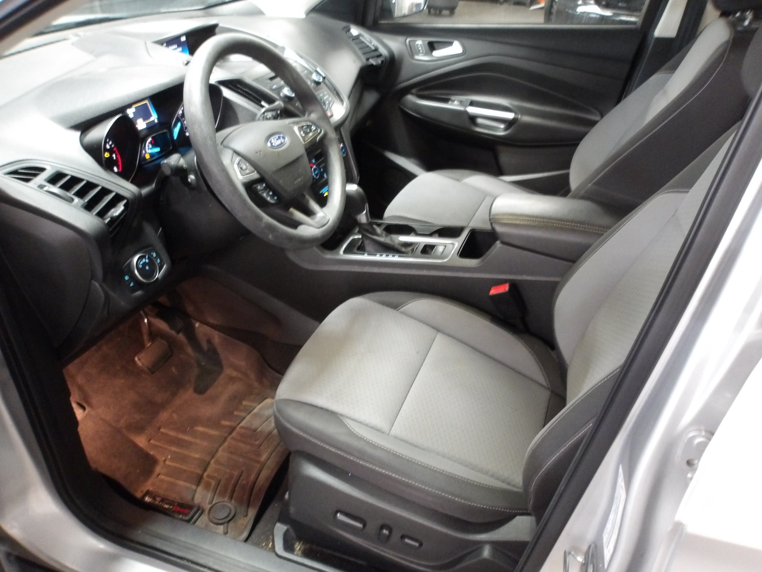 Used 2017 Ford Escape SE AWD/4WD image 4