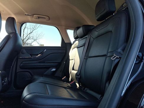 Used 2024 Lincoln Corsair Reserve image 10