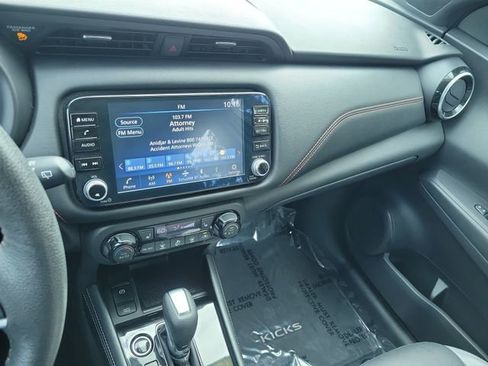 Used 2023 Nissan Kicks SR w/ SR Premium Package FWD image 28