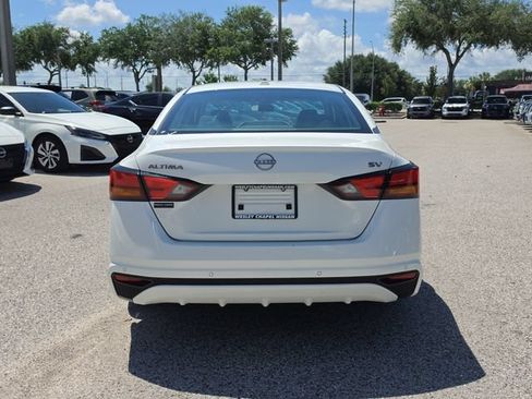 Certified 2024 Nissan Altima 2.5 SV FWD image 7