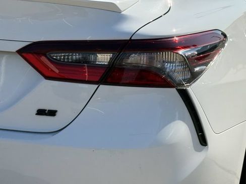 Used 2023 Toyota Camry SE FWD image 6