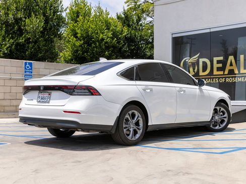 Used 2024 Honda Accord EX image 15