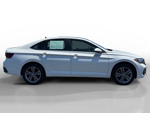 Certified 2023 Volkswagen Jetta SE FWD image 6