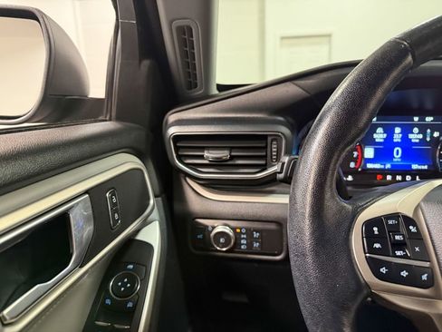 Used 2021 Ford Explorer XLT w/ Equipment Group 202A AWD/4WD image 66