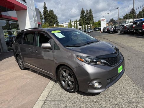Used 2015 Toyota Sienna SE Premium FWD image 8