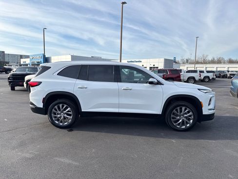 Used 2025 Buick Enclave Preferred image 2