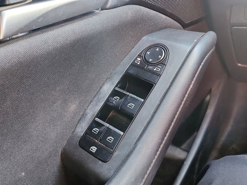 Used 2021 MAZDA MAZDA3 s image 24