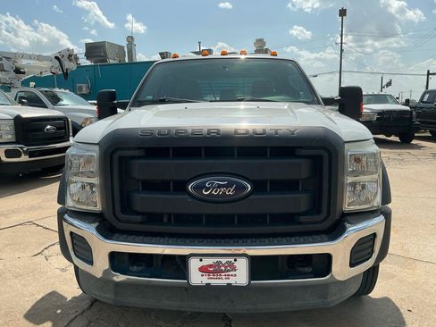 Used 2014 Ford F550 2WD Crew Cab Super Duty image 3