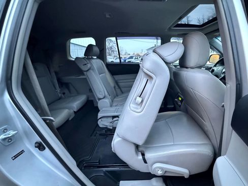 Used 2013 Toyota Highlander Limited image 8