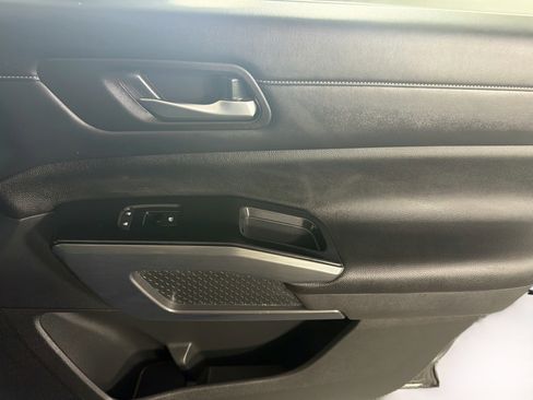 Used 2022 Nissan Pathfinder SL FWD image 33