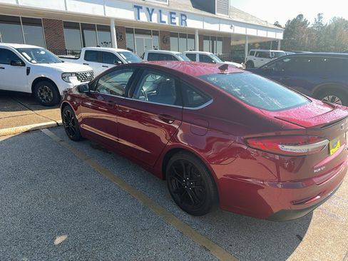 Used 2019 Ford Fusion SE w/ Equipment Group 151A image 6