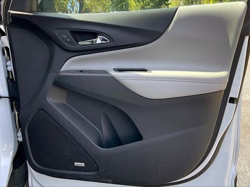 Used 2021 Chevrolet Equinox Premier FWD image 24