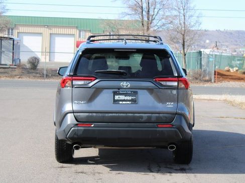Used 2022 Toyota RAV4 XLE image 4