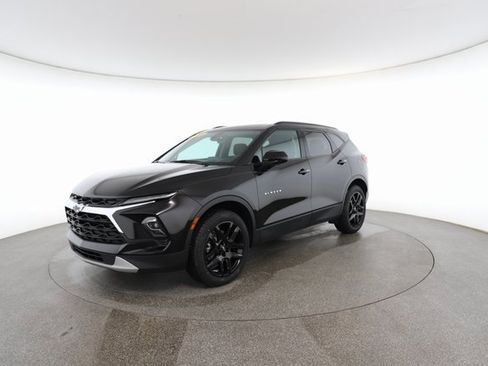 Used 2023 Chevrolet Blazer LT w/ Convenience Package image 2