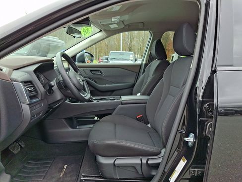 Used 2023 Nissan Rogue S AWD/4WD image 13