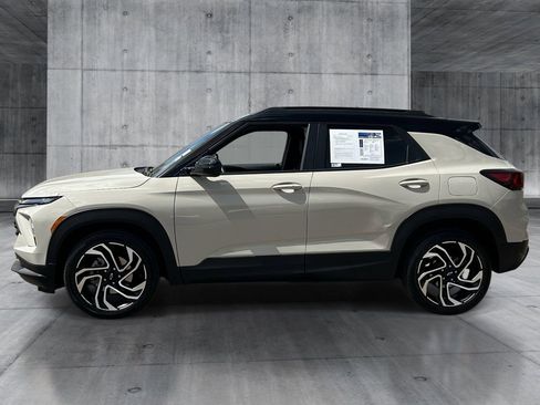 Used 2026 Chevrolet TrailBlazer RS w/ Convenience Package FWD image 2
