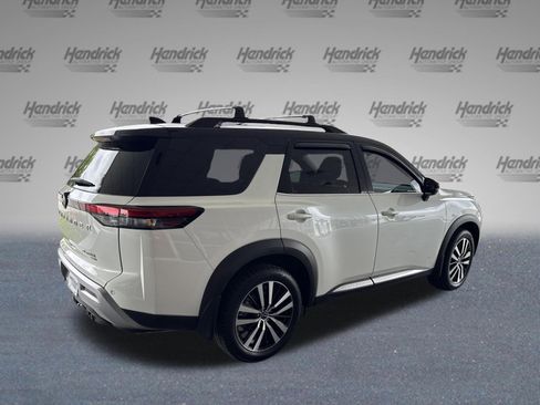 Used 2024 Nissan Pathfinder Platinum AWD/4WD image 9