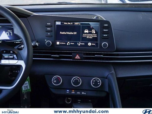 New 2026 Hyundai Elantra SE FWD image 15