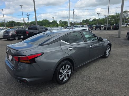 Used 2025 Nissan Altima 2.5 S FWD image 4