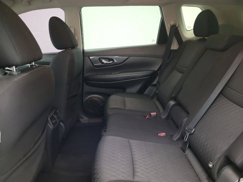 Used 2020 Nissan Rogue SV FWD image 18