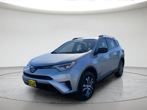 Used 2018 Toyota RAV4 LE w/ All Weather Liner Package AWD/4WD image 7