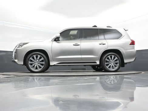 Used 2017 Lexus LX 570 4WD image 43