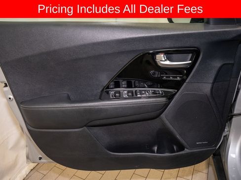 Used 2019 Kia Niro EX Premium w/ Sunroof Package FWD image 11